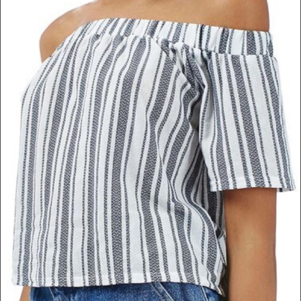 TOPSHOP Off the Shoulder Crop Top